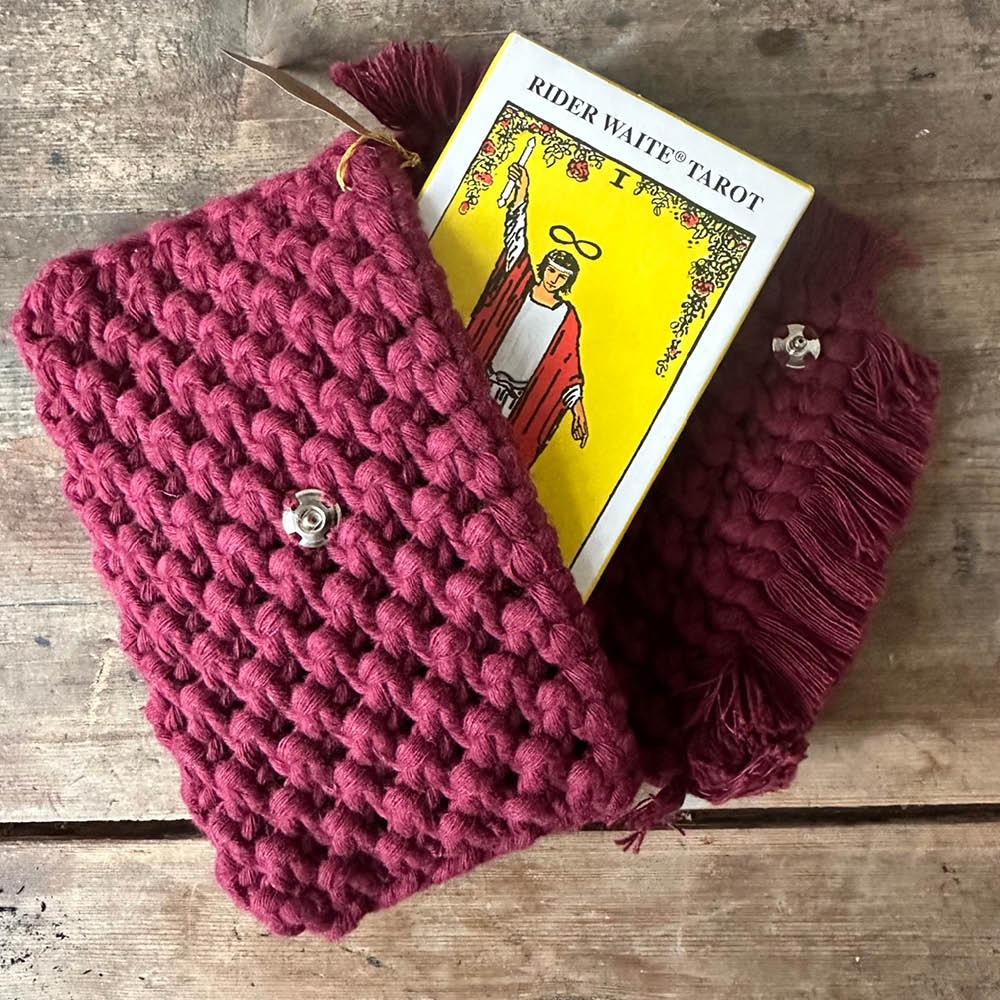 Bolsa de Tarot de macramé – Rojo Morello
