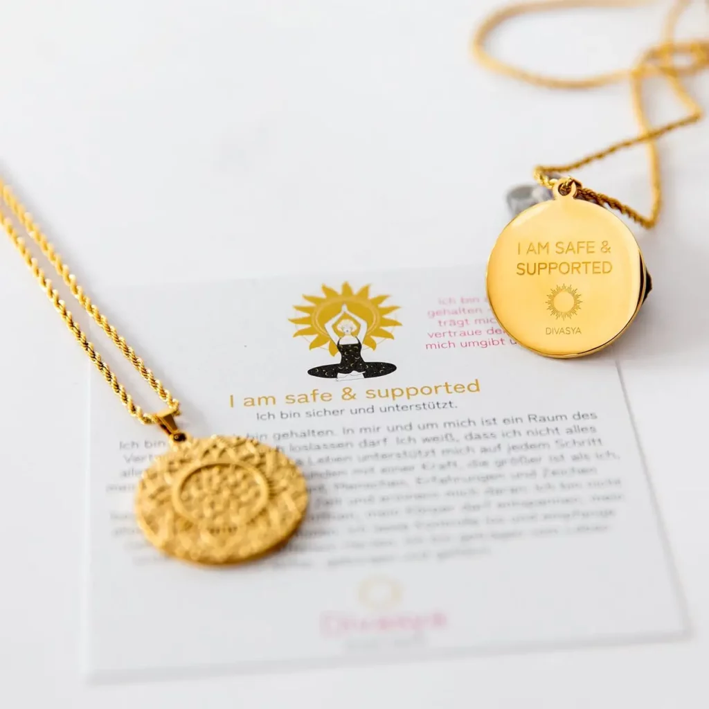 Mandala Pendant Necklace2