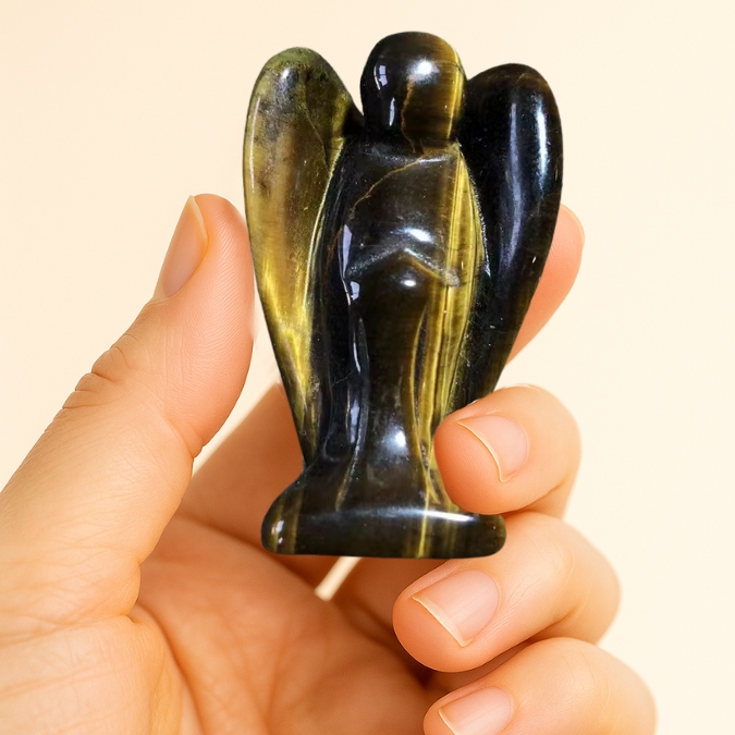 Tiger’s Eye Angel | Focused strength and grounded protection | Tarot.nl Tijgeroog engel | Voor moed, helderheid en rustige kracht | Tarot.nl